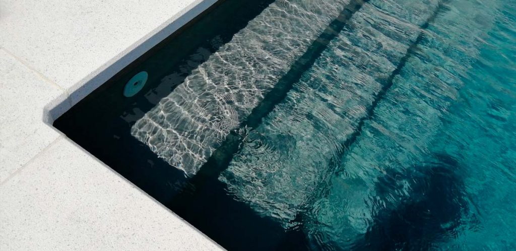 Soluciones para la turbidez del agua de tu piscina 2 Soluciones para la turbidez del agua de tu piscina 1