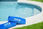 fiesta en la piscina