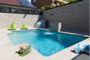 calentar piscina con placas solares