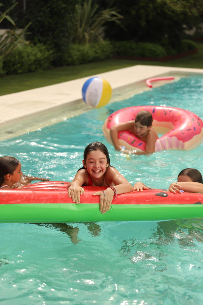 Profundidad Ideal para una Piscina Familiar en España: Claves para tu Elección Perfecta 3 Profundidad Ideal para una Piscina Familiar en España: Claves para tu Elección Perfecta 2