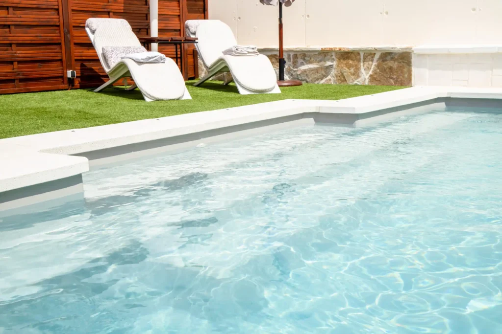 Cómo Quitar Algas de la Piscina de Forma Efectiva y Prevenir su Reaparición 10 quitar algas de piscina