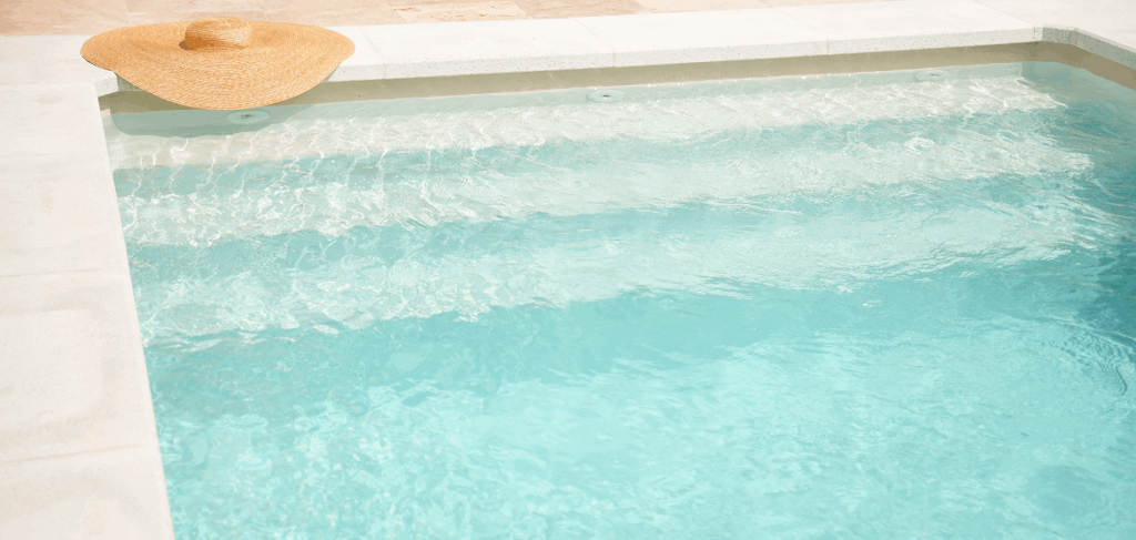 ¿Manchas Marrones en tu Piscina de Sal? Causas, Soluciones y Prevención Definitiva 18 ¿Manchas Marrones en tu Piscina de Sal? Causas, Soluciones y Prevención Definitiva 17